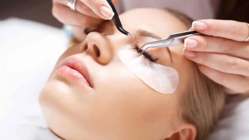 getting eyelash extensions done for your wedding