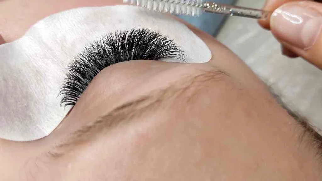 lashes being put on